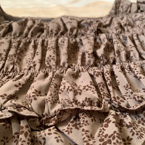 Floral Ruffle Blouse - Brown - Picture 6 of 16